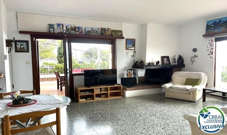 Chalet de 6 habitaciones en Llançà en venta con garaje - 690.000 € (Ref: 10055473)
