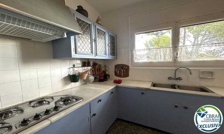 Chalet de 6 habitaciones en Llançà en venta con garaje - 690.000 € (Ref: 10055473)