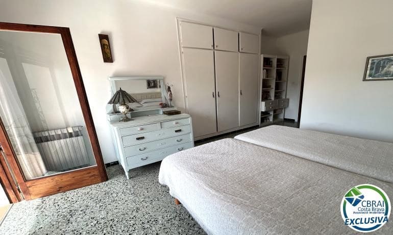 Chalet de 6 habitaciones en Llançà en venta con garaje - 690.000 € (Ref: 10055473)