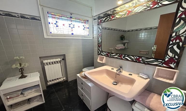 Chalet de 6 habitaciones en Llançà en venta con garaje - 690.000 € (Ref: 10055473)