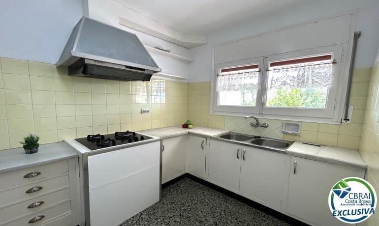 Chalet de 6 habitaciones en Llançà en venta con garaje - 690.000 € (Ref: 10055473)