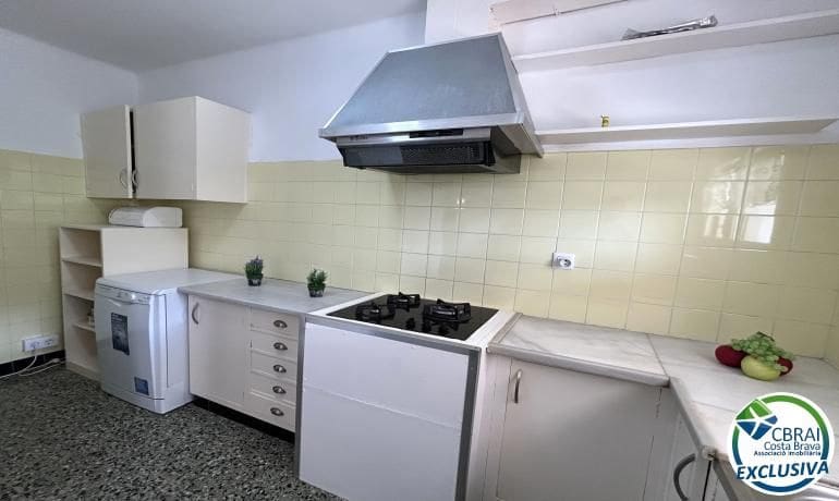 Chalet de 6 habitaciones en Llançà en venta con garaje - 690.000 € (Ref: 10055473)