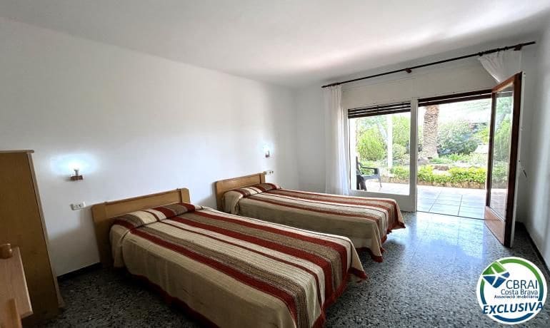 Chalet de 6 habitaciones en Llançà en venta con garaje - 690.000 € (Ref: 10055473)
