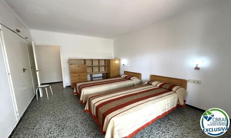 Chalet de 6 habitaciones en Llançà en venta con garaje - 690.000 € (Ref: 10055473)