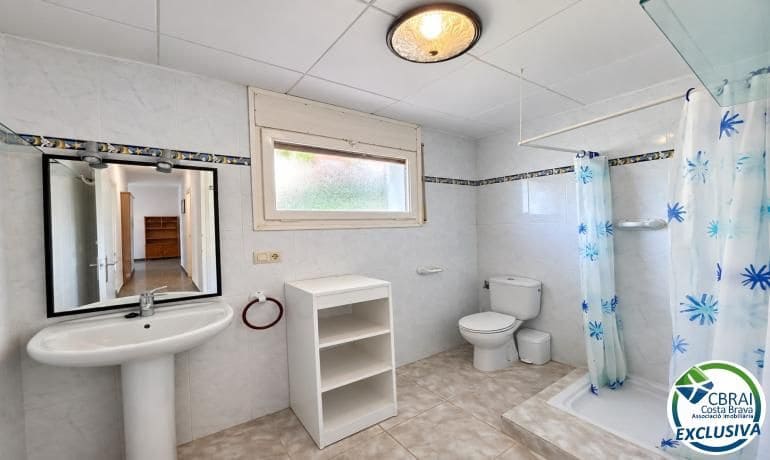 Chalet de 6 habitaciones en Llançà en venta con garaje - 690.000 € (Ref: 10055473)