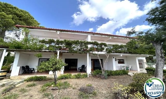 Chalet de 6 habitaciones en Llançà en venta con garaje - 690.000 € (Ref: 10055473)