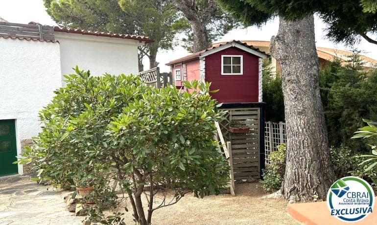 Chalet de 6 habitaciones en Llançà en venta con garaje - 690.000 € (Ref: 10055473)