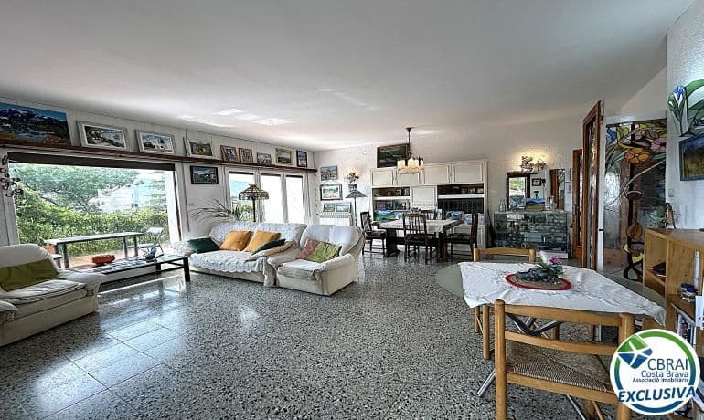 Chalet de 6 habitaciones en Llançà en venta con garaje - 690.000 € (Ref: 10055473)