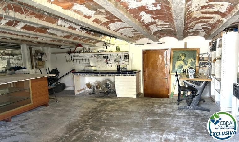 Chalet de 6 habitaciones en Llançà en venta con garaje - 690.000 € (Ref: 10055473)