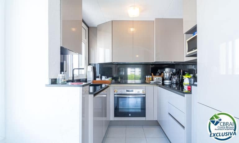 2 sypialnia Apartament na sprzedaż w Roses - 215 000 € (Ref: 10081439)