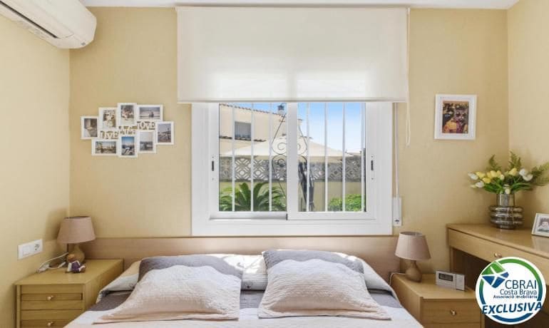 2 chambre Villa/Maison à vendre à Empuriabrava avec garage - 307 000 € (Ref: 10081442)