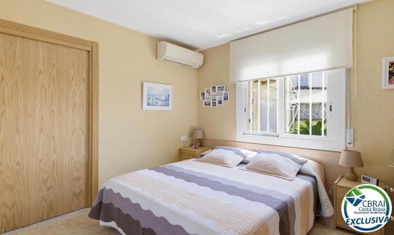 2 chambre Villa/Maison à vendre à Empuriabrava avec garage - 307 000 € (Ref: 10081442)