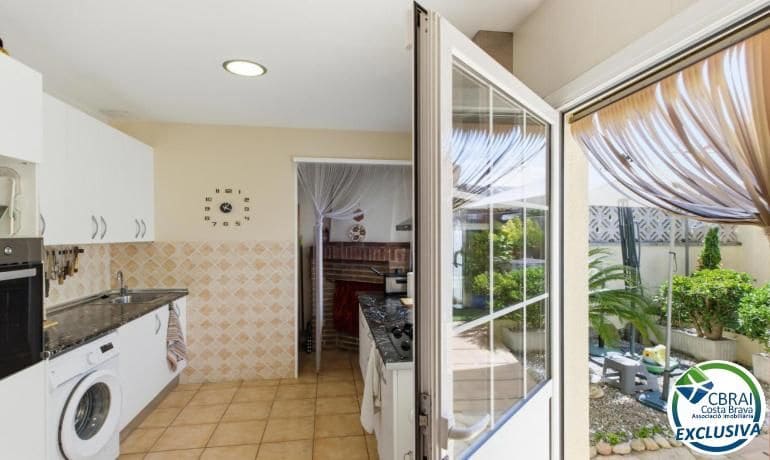 2 chambre Villa/Maison à vendre à Empuriabrava avec garage - 307 000 € (Ref: 10081442)