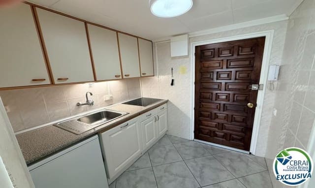 Apartamento de 2 habitaciones en Santa Margarida, Roses en venta con piscina - 210.000 € (Ref: 10100345)