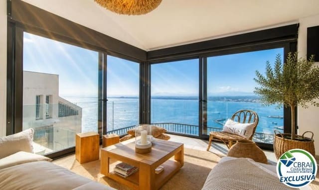 3 slaapkamer Halfvrijstaande villa te koop in Roses met garage - € 655.000 (Ref: 10100346)