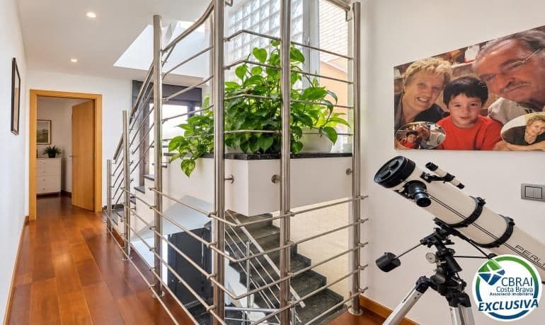 5 soveværelse Villa til salg i Roses med swimmingpool garage - € 620.000 (Ref: 10100347)