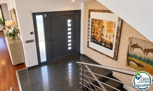 5 sovrum Villa till salu i Roses med pool garage - 620 000 € (Ref: 10100347)