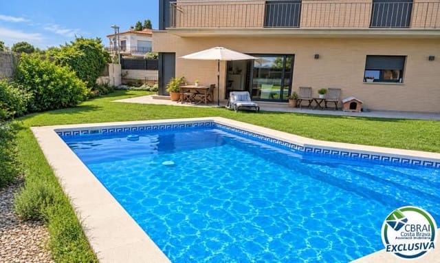 5 sovrum Villa till salu i Roses med pool garage - 620 000 € (Ref: 10100347)