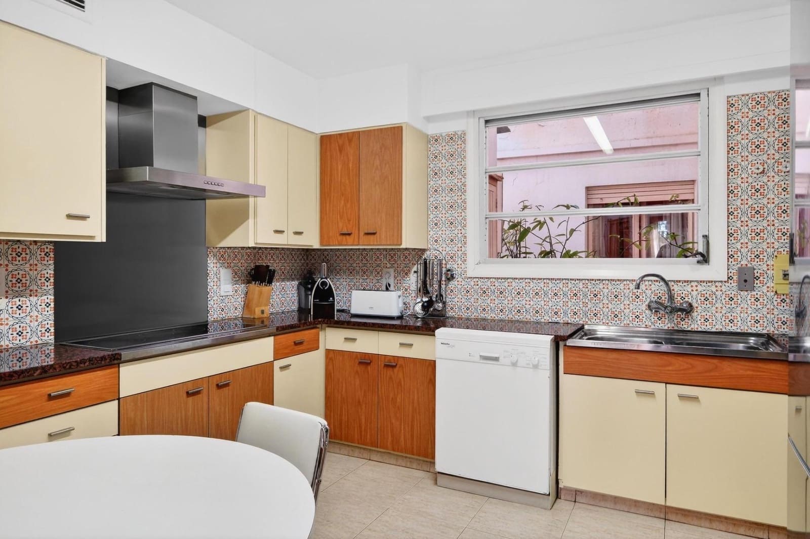4 slaapkamer Flat te koop in Figueres met garage - € 275.000 (Ref: 10102784)
