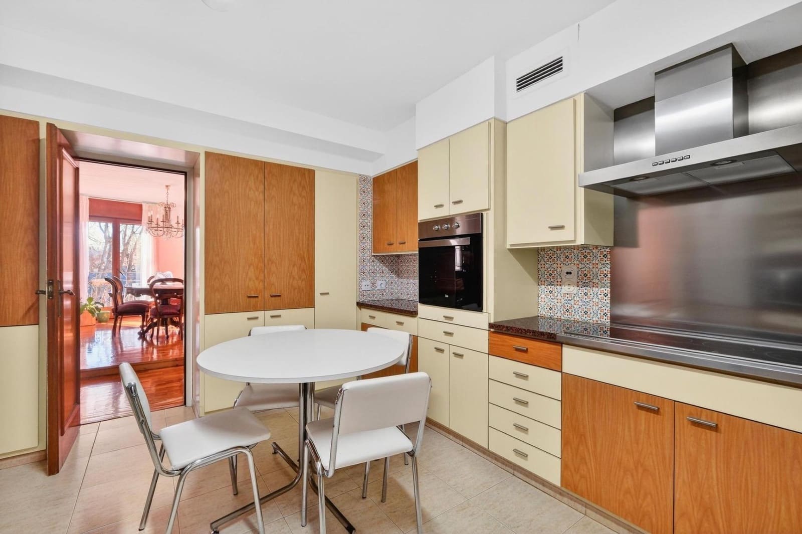 4 slaapkamer Flat te koop in Figueres met garage - € 275.000 (Ref: 10102784)