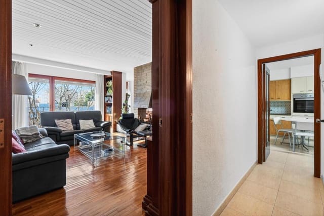 4 slaapkamer Flat te koop in Figueres met garage - € 275.000 (Ref: 10102784)