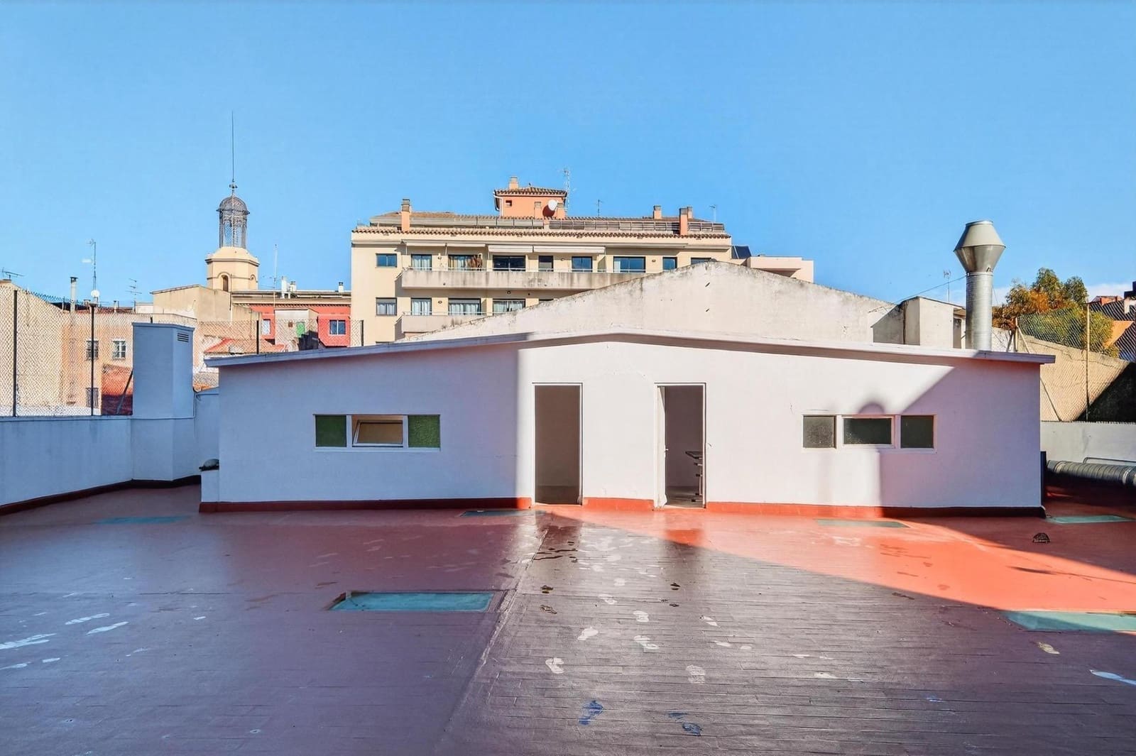 4 slaapkamer Flat te koop in Figueres met garage - € 275.000 (Ref: 10102784)