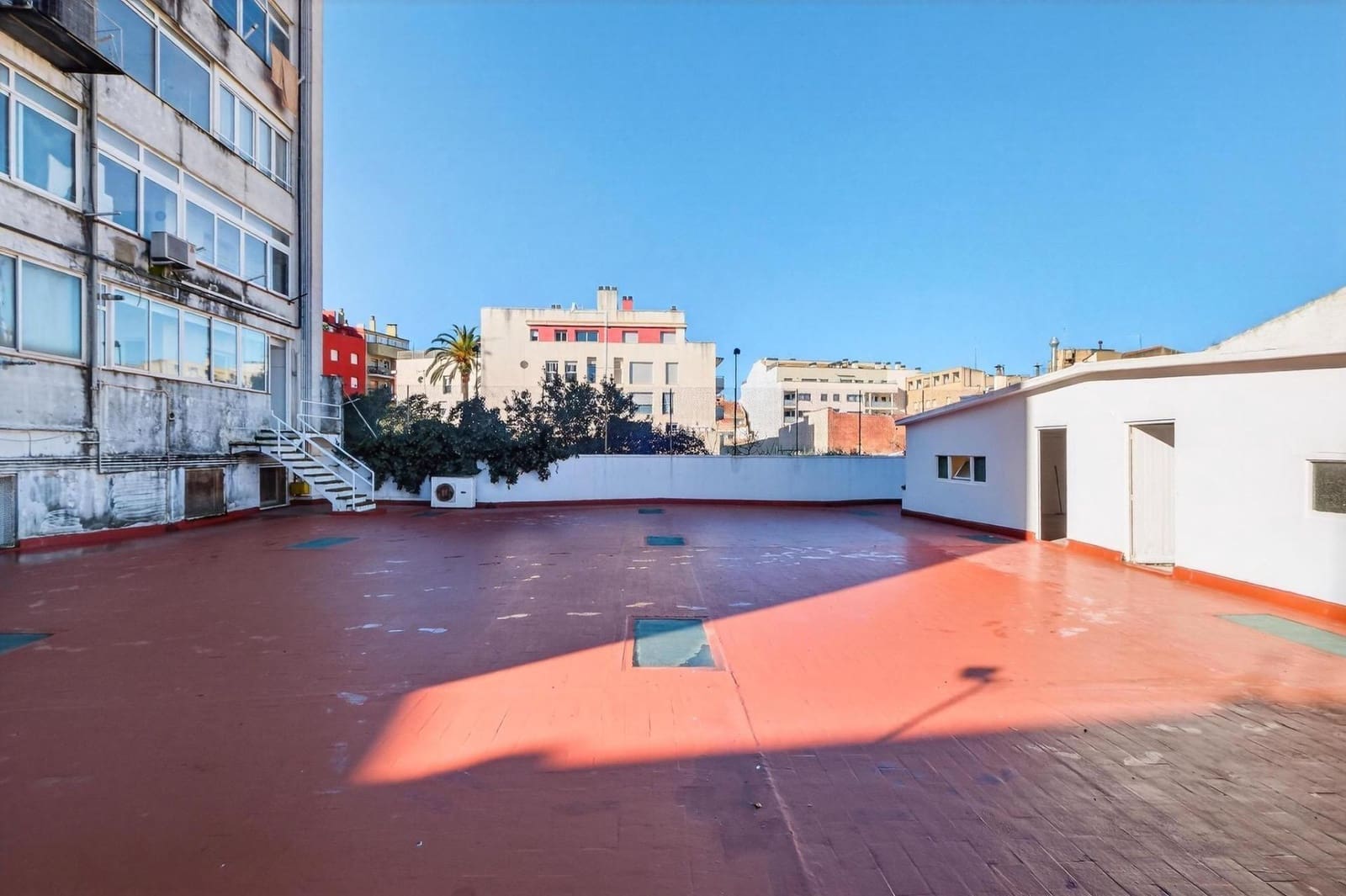 4 slaapkamer Flat te koop in Figueres met garage - € 275.000 (Ref: 10102784)