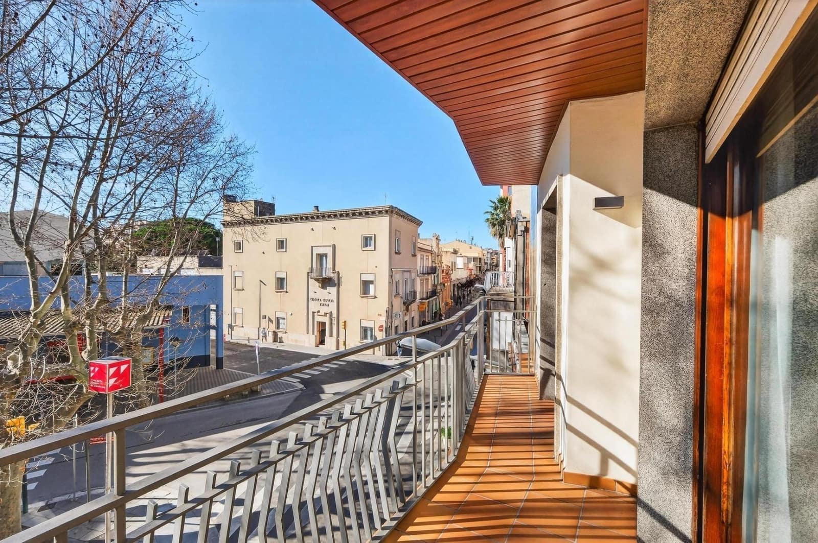 4 slaapkamer Flat te koop in Figueres met garage - € 275.000 (Ref: 10102784)