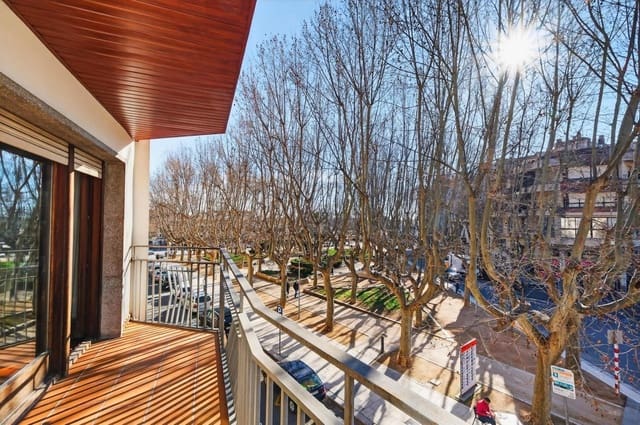 4 slaapkamer Flat te koop in Figueres met garage - € 275.000 (Ref: 10102784)