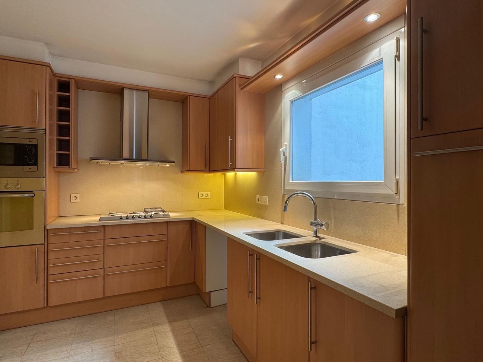 Apartamento de 4 habitaciones en Figueres en venta con garaje - 295.000 € (Ref: 10102785)