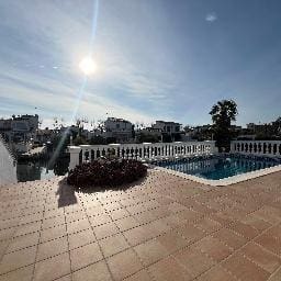 3 soveværelse Villa til salg i Empuriabrava med swimmingpool - € 1.200.000 (Ref: 10102786)