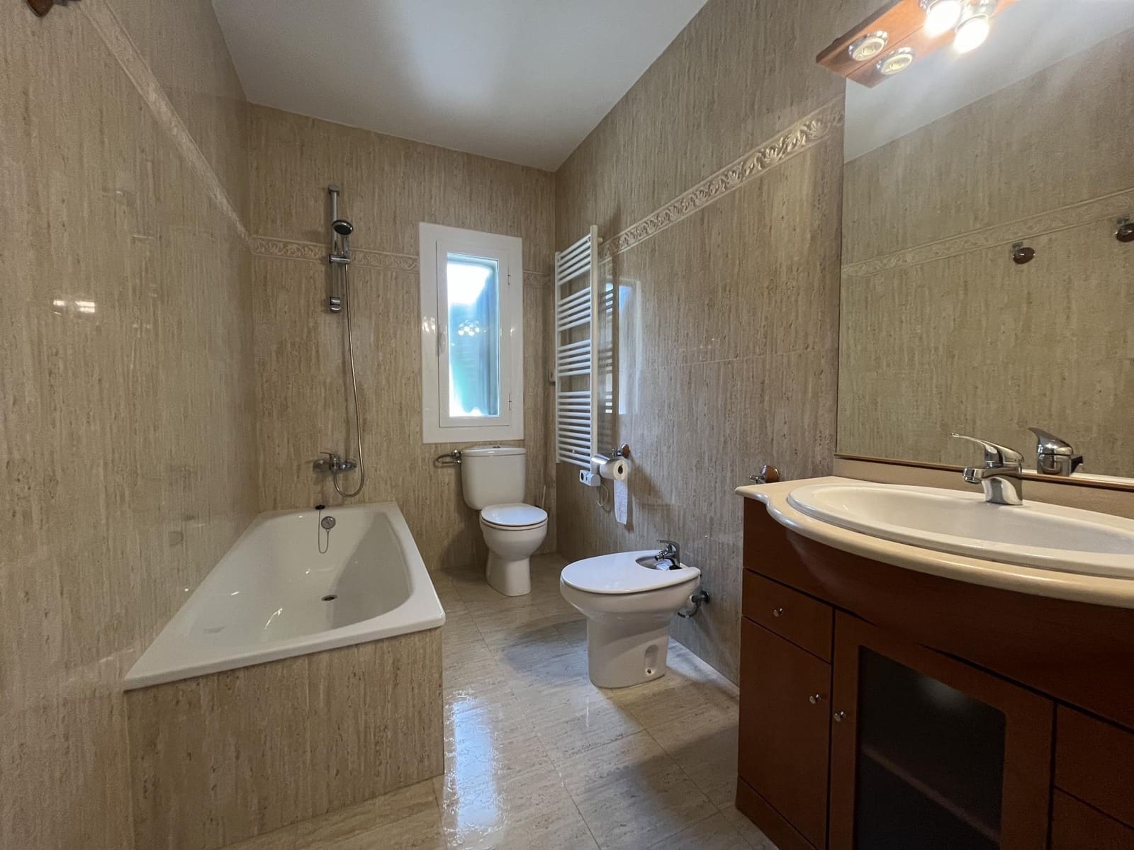 3 soveværelse Villa til salg i Empuriabrava med swimmingpool - € 1.200.000 (Ref: 10102786)