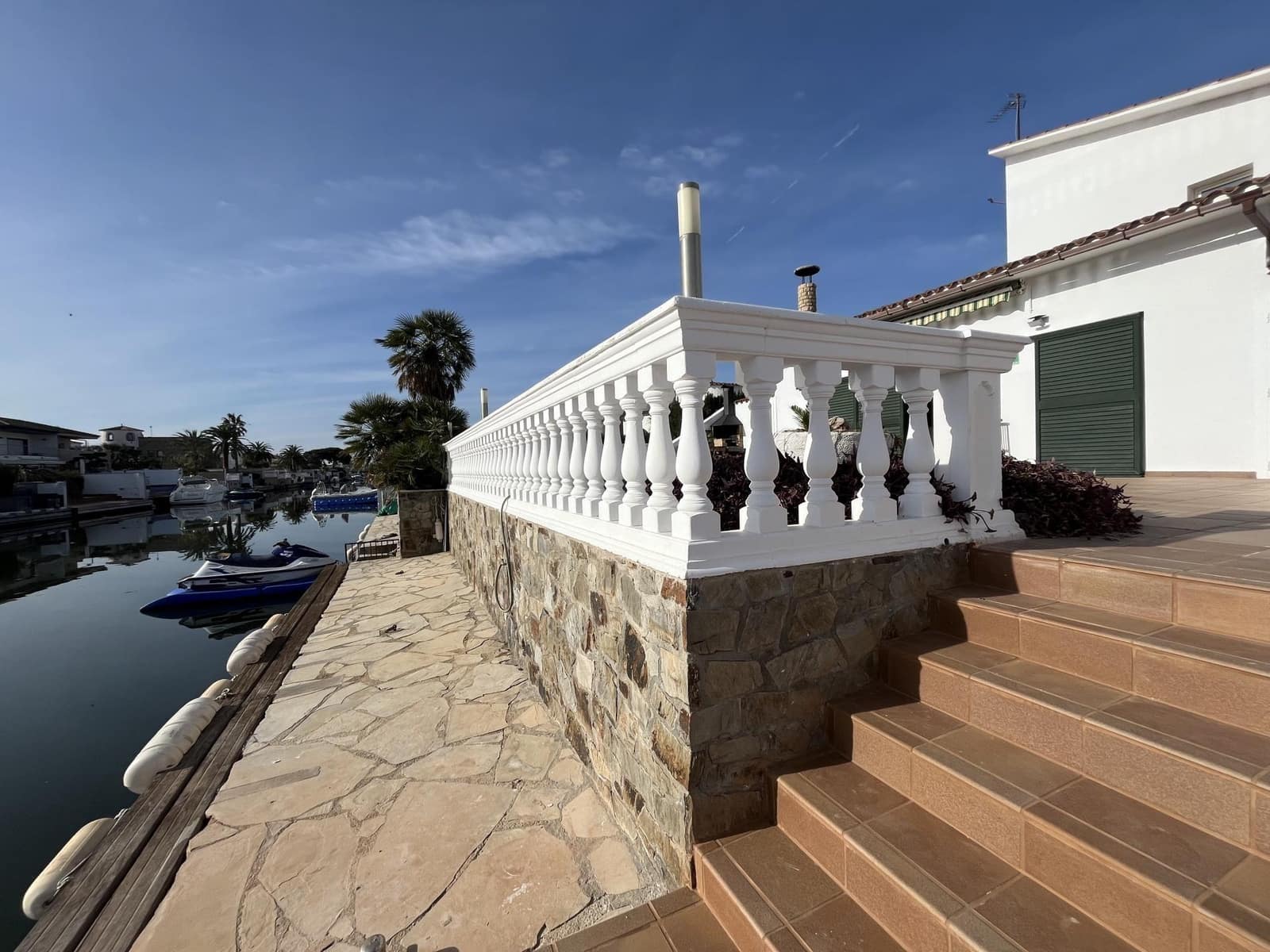 3 soveværelse Villa til salg i Empuriabrava med swimmingpool - € 1.200.000 (Ref: 10102786)