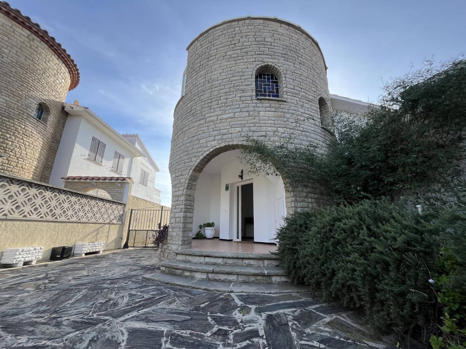 3 soveværelse Villa til salg i Empuriabrava med swimmingpool - € 1.200.000 (Ref: 10102786)