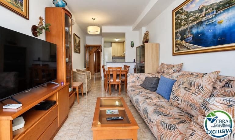 3 bedroom Apartment for sale in Roses with pool garage - € 340,000 (Ref: 10115789)