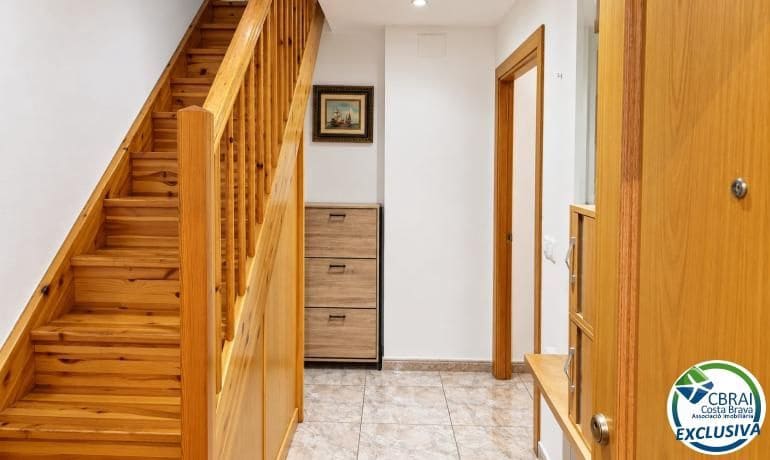 3 bedroom Apartment for sale in Roses with pool garage - € 340,000 (Ref: 10115789)