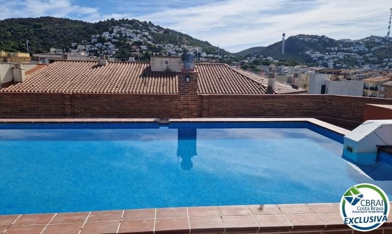 3 bedroom Apartment for sale in Roses with pool garage - € 340,000 (Ref: 10115789)