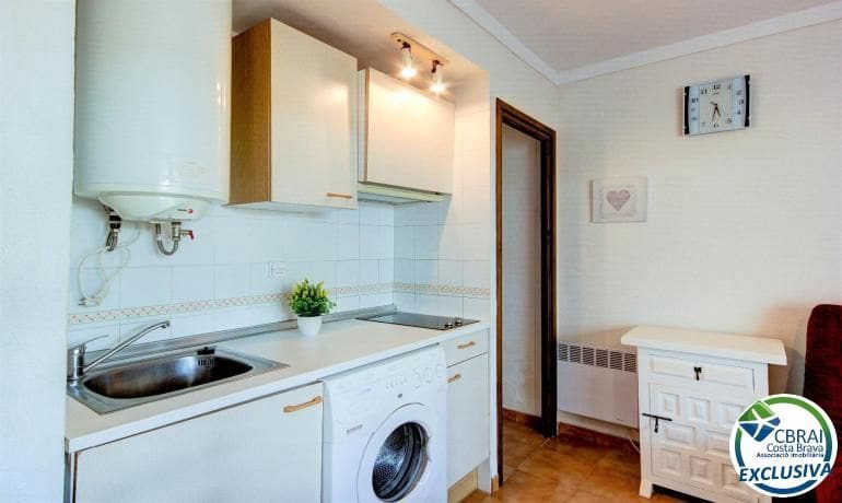 1 bedroom Apartment for sale in Roses with pool garage - € 135,000 (Ref: 10115790)