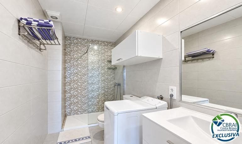 1 bedroom Apartment for sale in Empuriabrava with pool garage - € 190,000 (Ref: 10115792)