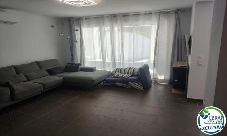 3 bedroom Villa for sale in Empuriabrava with pool - € 475,000 (Ref: 10115793)