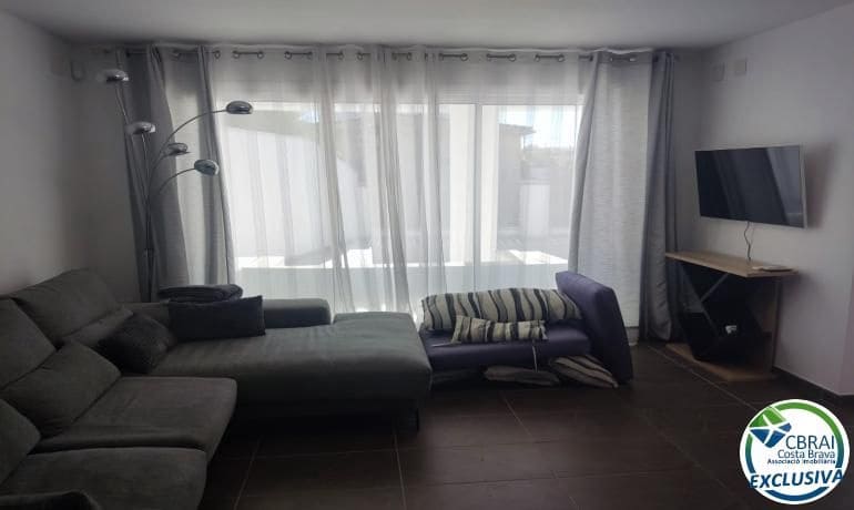 3 bedroom Villa for sale in Empuriabrava with pool - € 475,000 (Ref: 10115793)
