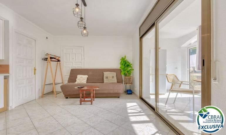 1 slaapkamer Appartement te koop in Roses met zwembad garage - € 139.500 (Ref: 10136223)