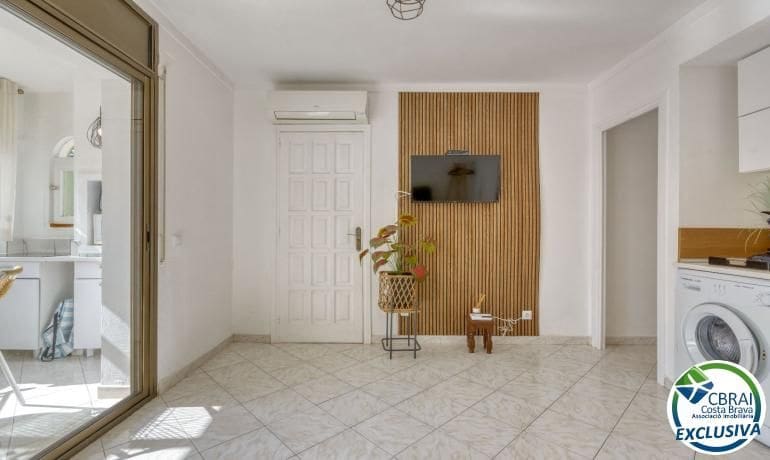 1 slaapkamer Appartement te koop in Roses met zwembad garage - € 139.500 (Ref: 10136223)