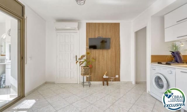1 slaapkamer Appartement te koop in Roses met zwembad garage - € 139.500 (Ref: 10136223)