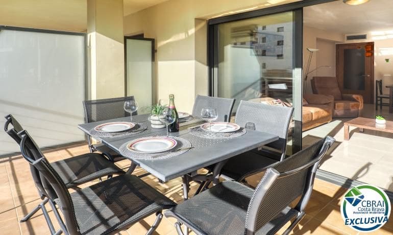 2 slaapkamer Appartement te koop in Roses met zwembad garage - € 365.000 (Ref: 10136226)