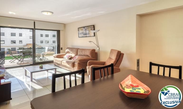 2 slaapkamer Appartement te koop in Roses met zwembad garage - € 365.000 (Ref: 10136226)