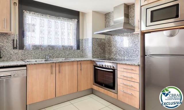 2 slaapkamer Appartement te koop in Roses met zwembad garage - € 365.000 (Ref: 10136226)