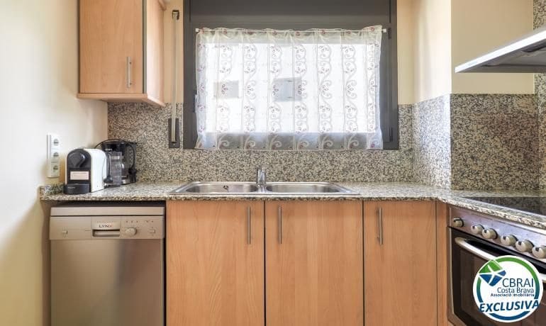 2 slaapkamer Appartement te koop in Roses met zwembad garage - € 365.000 (Ref: 10136226)