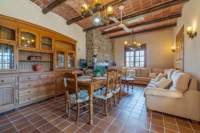 6 soveværelse Villa til salg i Sant Pere Pescador med garage - € 519.000 (Ref: 10136229)