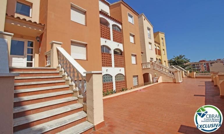 Apartamento de 2 habitaciones en Empuriabrava en venta con piscina - 257.000 € (Ref: 10165183)
